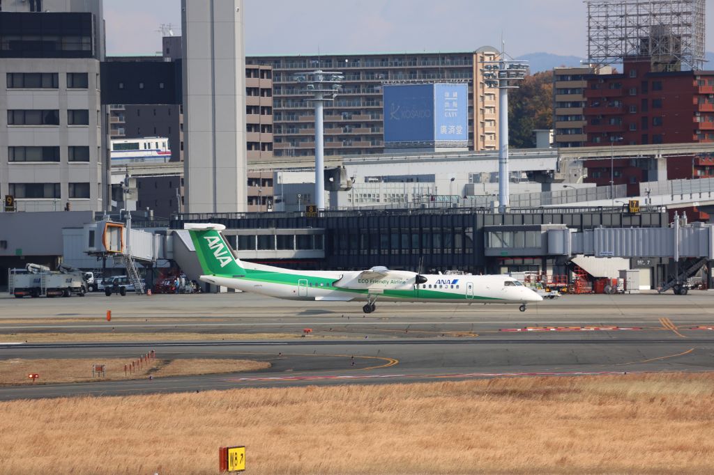 de Havilland Dash 8-400 (JA857A)