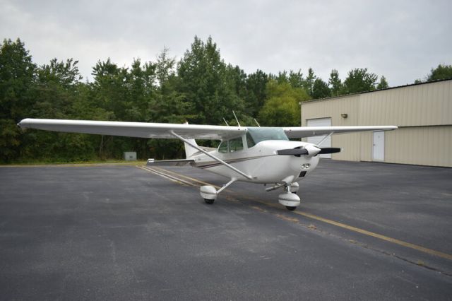 Cessna Skyhawk (N12684)