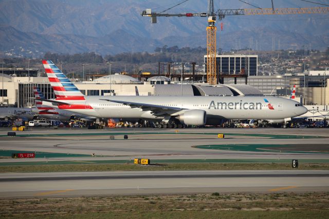 BOEING 777-300ER (N736AT)