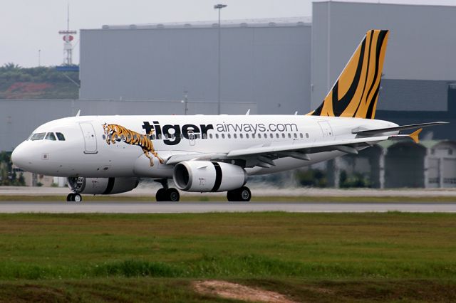 Airbus A319 (9V-TRA)
