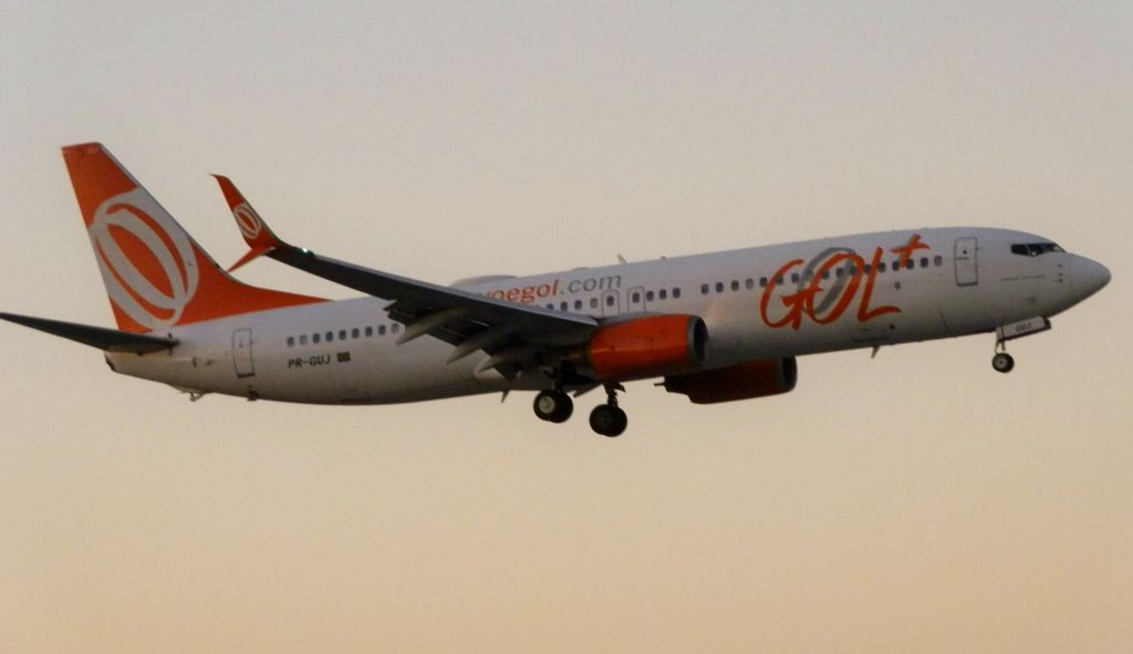 Boeing 737-800 (PR-GUJ)