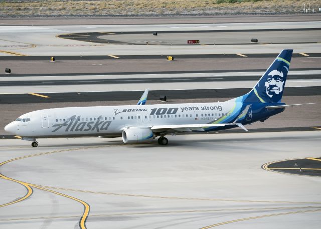 Boeing 737-900 (N248AK)