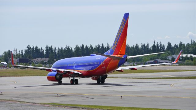 Boeing 737-700 (N7714B) - SWA8752 taxis from ATS for a flight test on 6/6/14. The aircraft was formerly flown by TRS as #N126AT. (LN:1514 / cn 32679).