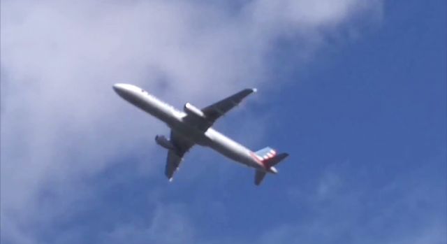 Airbus A321 (N543UW) - AAL #313 Departing San Diego for a flight to DFW Airport