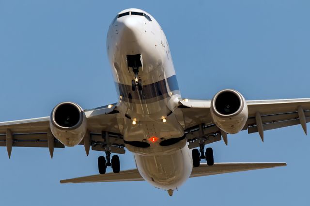 Boeing 737-800 (4X-EKF)