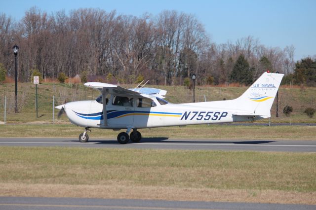 Cessna Skyhawk (N755SP) - On another one of my flights with Naval Academy Flight Center.