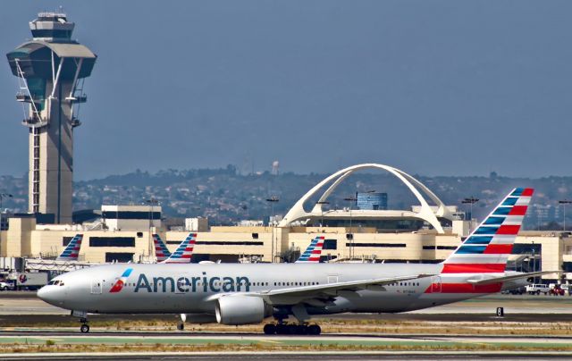 Boeing 777-200 (N798AN)