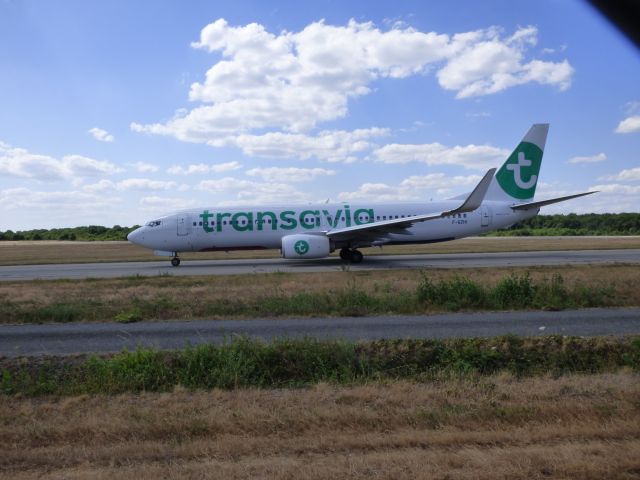 Boeing 737-700 (F-GZHI) - Aéroport de Nantes