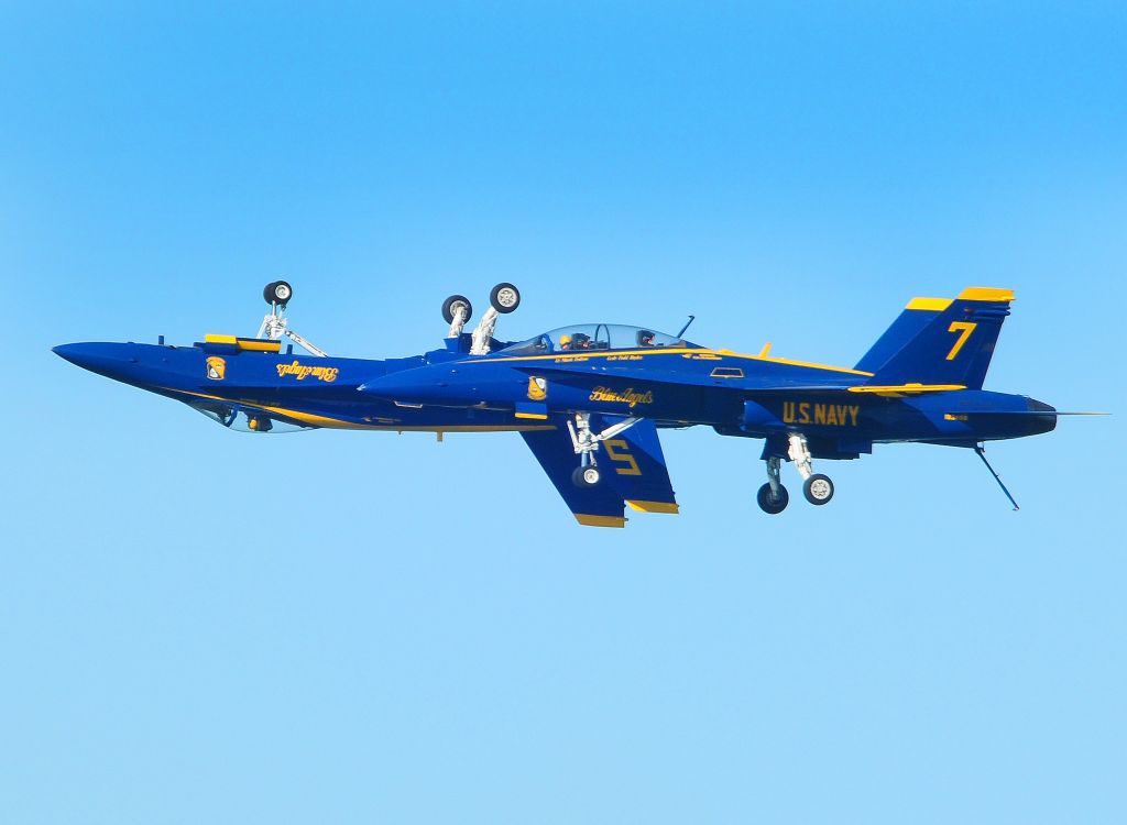 — — - Solo Blue Angels 5 and in position for  calypso variant pass at the 2012 Fleet week, San Francisco ,Ca.