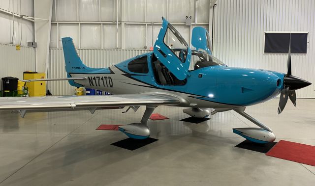 Cirrus SR-22 (N171TD)