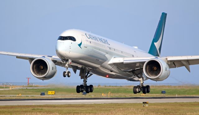 Airbus A350-900 (B-LRC) - Cathay Pacific Airbus A350-941 B-LRC early morning arrival at YVR 08L from HKG