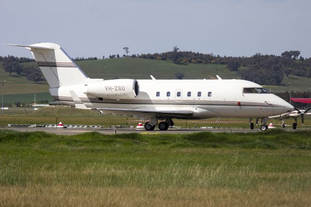 Canadair Challenger (VH-ZSU) - Revesco Aviation (VH-ZSU) Canadair CL-600-1A11 Challenger 600 at the Douglas Aerospace hangar at Wagga Wagga Airport