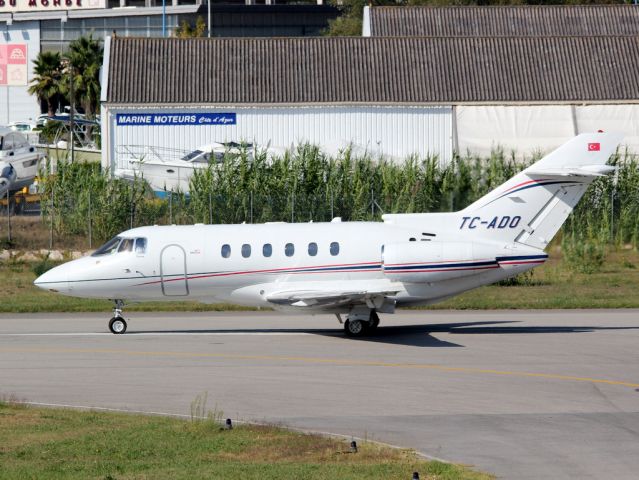Hawker 800 (TC-ADO)
