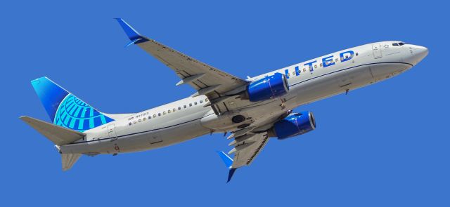 Boeing 737-800 (N27213) - N27213  United Airlines Boeing 737-824 s/n 28773 - Harry Reid International Airport KLASbr /Photo: TDelCorobr /September 14, 2024