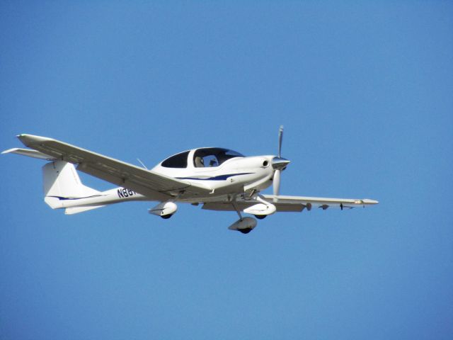 Diamond Star (N881W) - Landing RWY 20R
