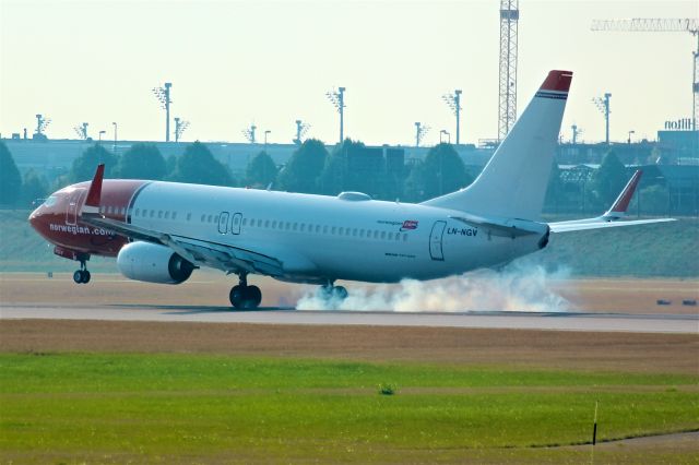 Boeing 737-700 (LN-NGV)