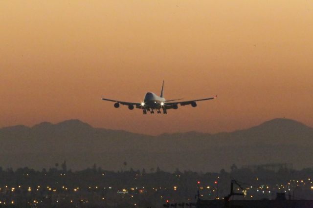 Boeing 747-400 (VH-OEJ)