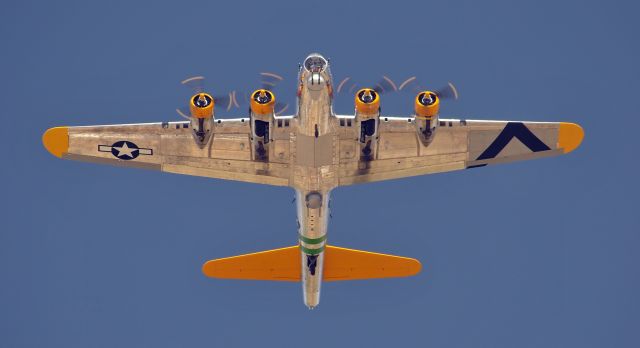 Boeing B-17 Flying Fortress (N9563Z) - B-17 Overhead