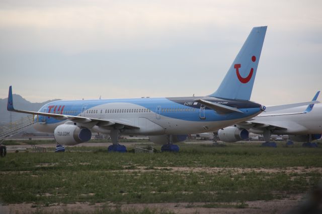 Boeing 757-200 (G-CPEU)