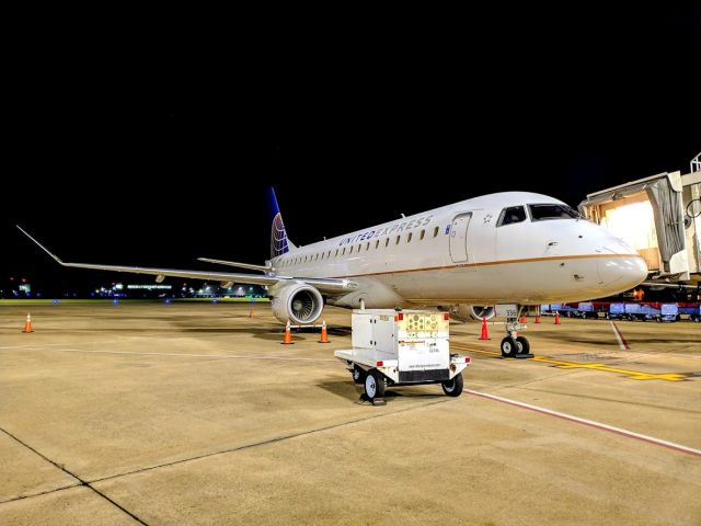 Embraer 175 —