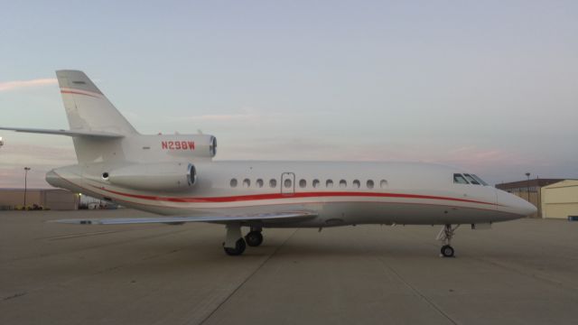 Dassault Falcon 900 (N298W)