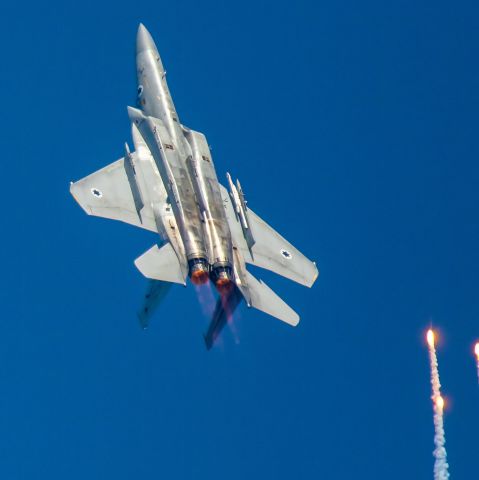 McDonnell Douglas F-15 Eagle (0715)
