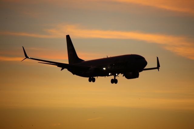 Boeing 737-800 (N551AS)