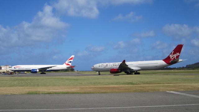 Airbus A330-300 (G-VGEM)