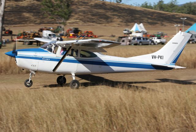 Cessna Skylane (VH-PKI)