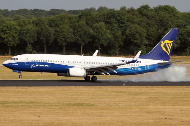 Boeing 737-800 (EI-DCL)