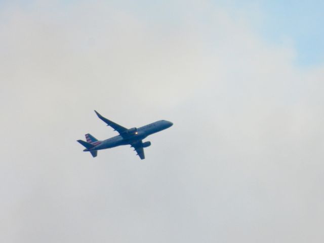 Embraer 175 (N223NN) - ENY4129br /DFW-SGFbr /07/21/22