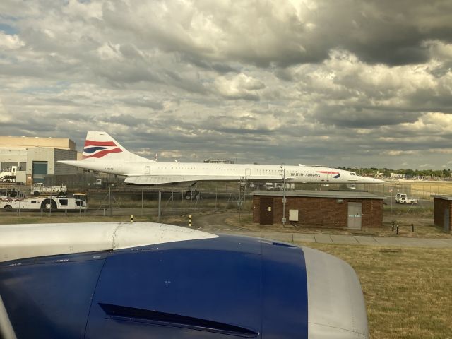 Aerospatiale Concorde (G-BOAB) - Taken from a British airways 787-8