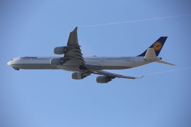 Airbus A340-600 (D-AIHU)