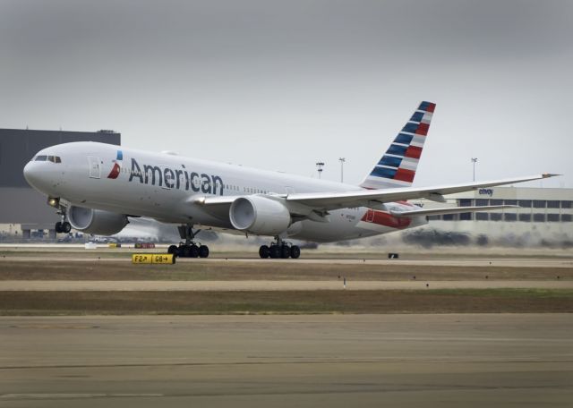 BOEING 777-300 (N753AN)