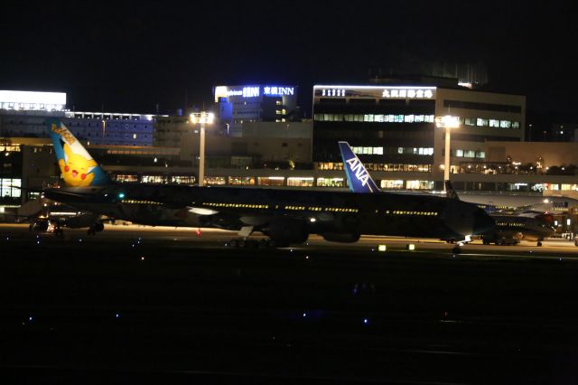 BOEING 777-300 (JA754A)