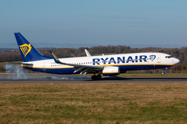 Boeing 737-700 (EI-EBZ)