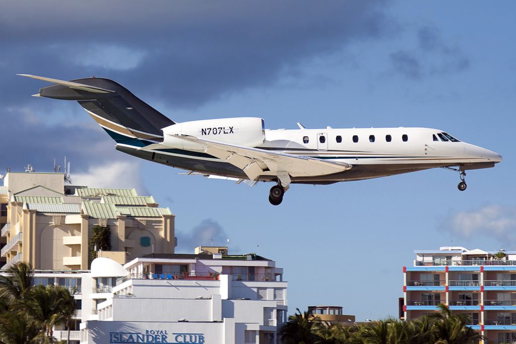 Cessna Citation X (N707LX) - Cessna 750 Citation X - Feb 18, 2012