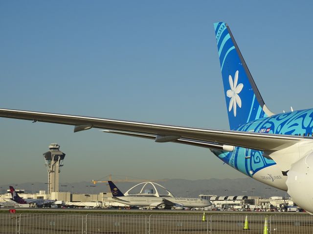 Boeing 787-9 Dreamliner (F-OMUA)