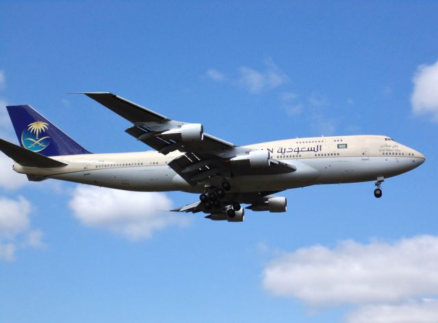BOEING 747-300 (HZHM1A)