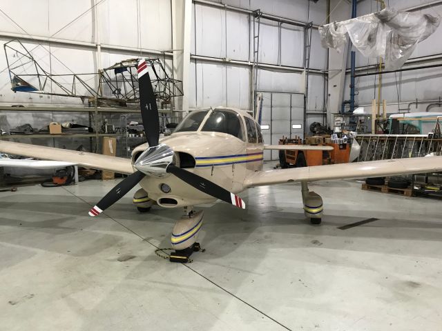 Piper Cherokee (N8149E)