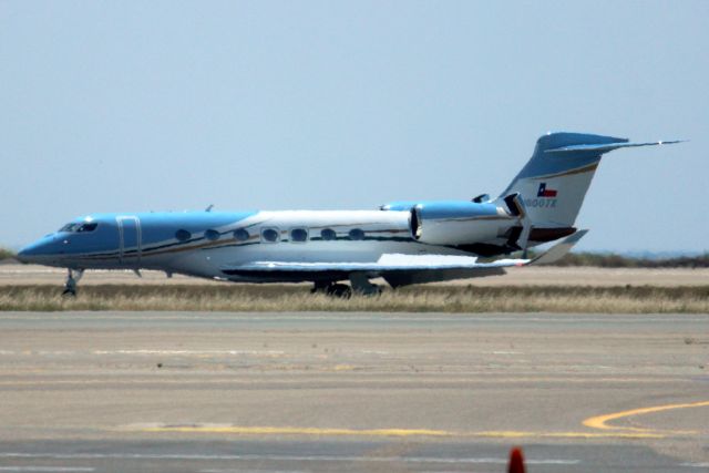 GULFSTREAM AEROSPACE G-7 Gulfstream G600 (N600TX) - Landing on rwy 04L on 19-Jun-23 arriving from KAUS.