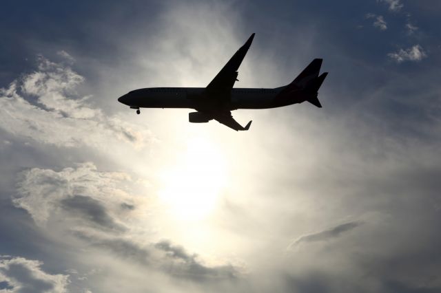 Boeing 737-800 — - When the sun goes behind a cloud you can still get interesting shots if you put the plane between you and the sun.