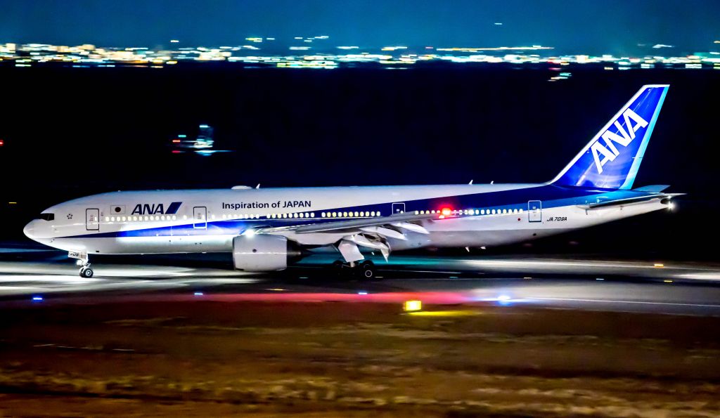 Boeing 777-200 (JA709A)