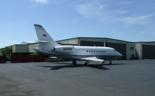 Dassault Falcon 2000 (N306BH)