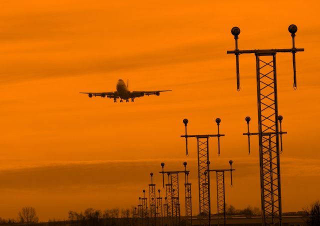 Boeing 747-200 (N747CK) - LANDING RUNWAY 02