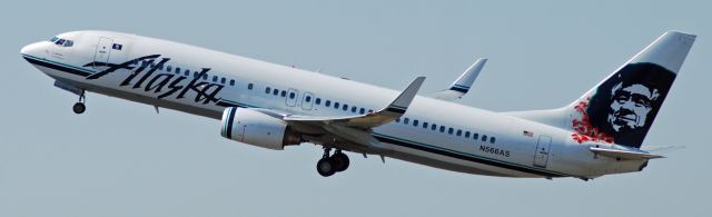 Boeing 737-800 (N566AS) - Alaska Airlines Boeing 737-890 Departing Portland International Airport