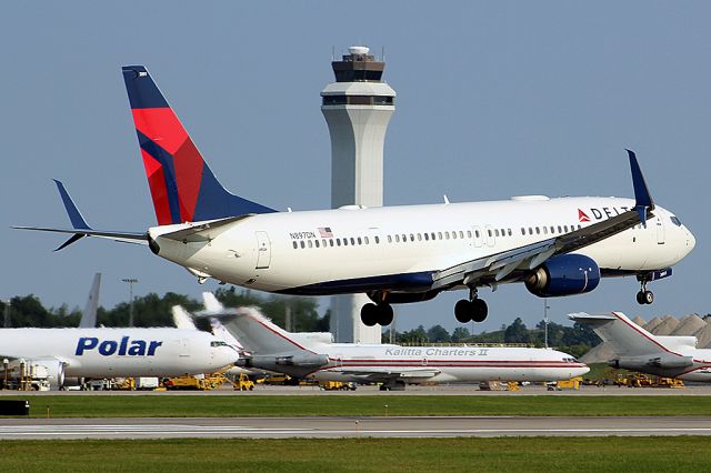 Boeing 737-900 (N897DN)