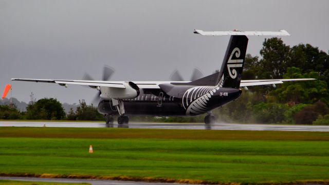 de Havilland Dash 8-300 (ZK-NEM)