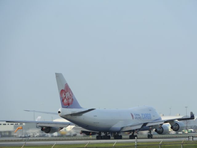 Boeing 747-400 (B-18723)