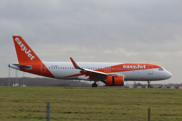 Airbus A320neo (G-UZHL) - An EasyJet A320neo slowing down after landing at London Stansted Airport, on runway 22.br /br /Location: London Stansted Airport.br /Date: 21.12.22 (dd/mm/yy).